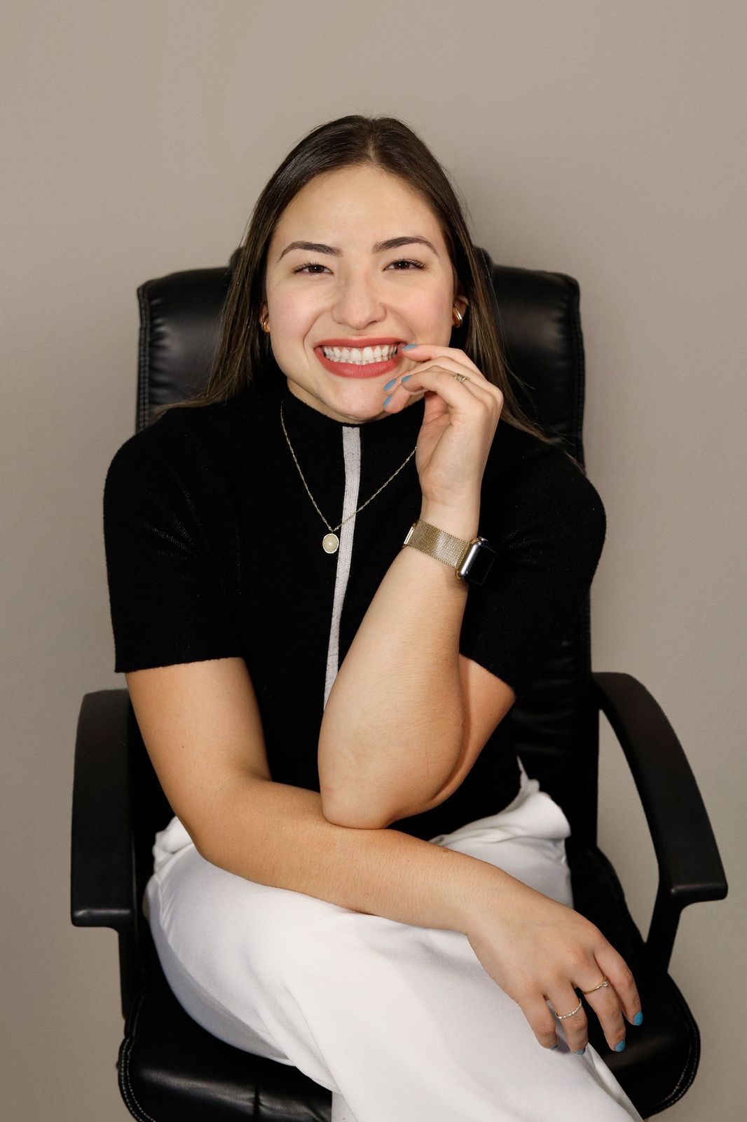 Dra. Bárbara Freire sorrindo